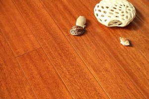 番龙眼地板的优缺点是最差的实木地板吗?