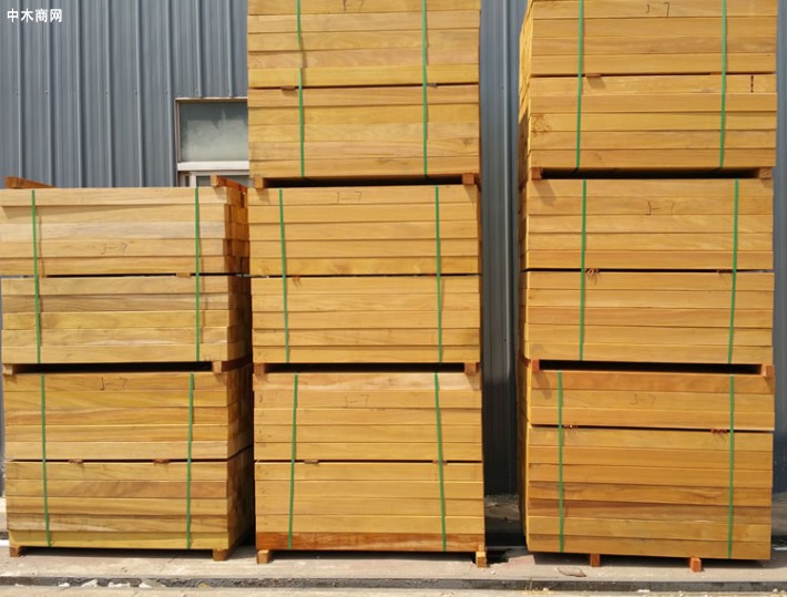 上海杭港木业南美柚木板材高清图片