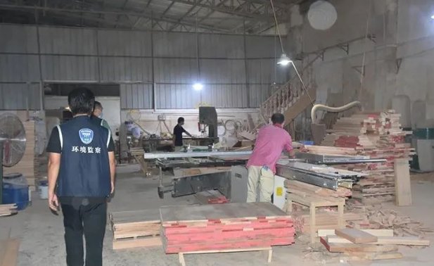 东莞市黑山工业区:违规木制品工厂被查封