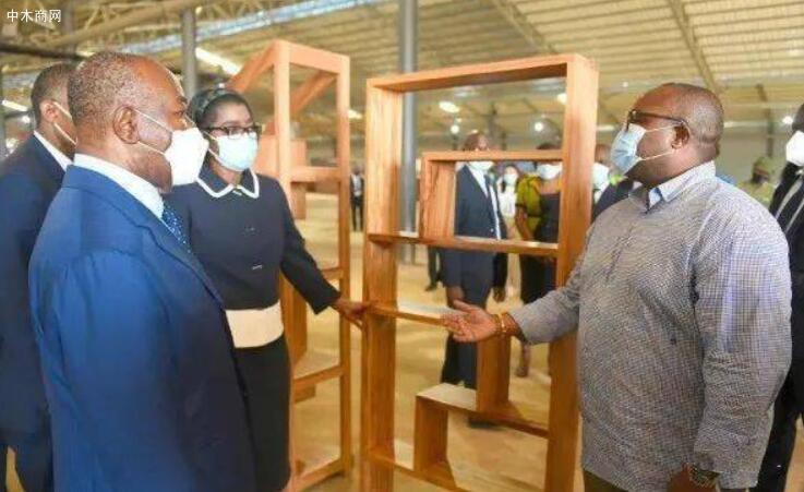 总统为加蓬比较大的木材工厂揭牌-鑫亚木业！