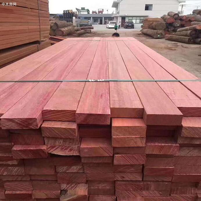 印尼红巴劳木防腐木板材高清图片