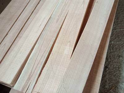 处理一批苦楝木实木板材，规格1M至2.6M,5CM厚自然板图1