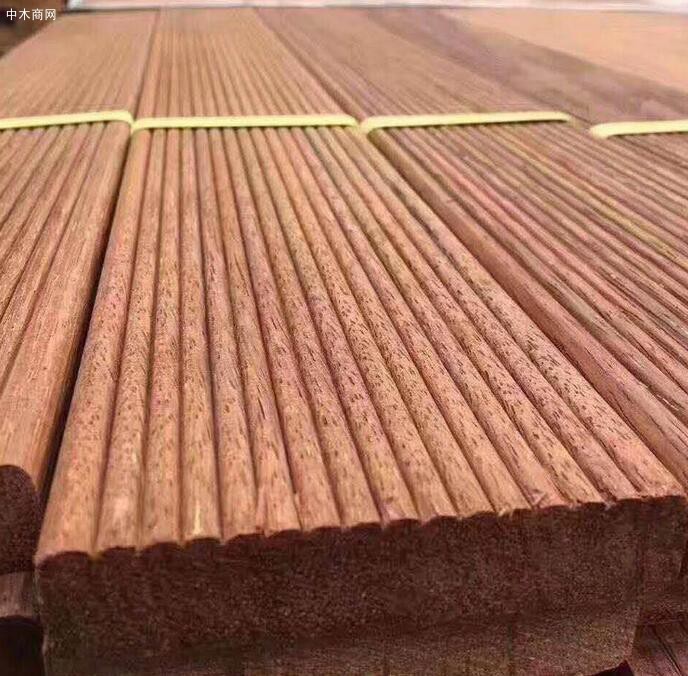 上海弈泓木业防腐木碳化木板材高清图片