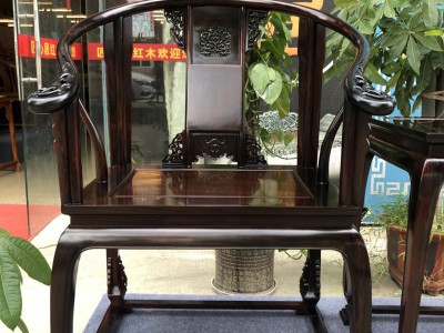 真品老挝大红酸枝皇宫椅三件套多少价格？