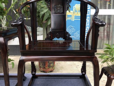 顶级品质交趾黄檀老挝大红酸枝皇宫椅3件套要多少材料?图2