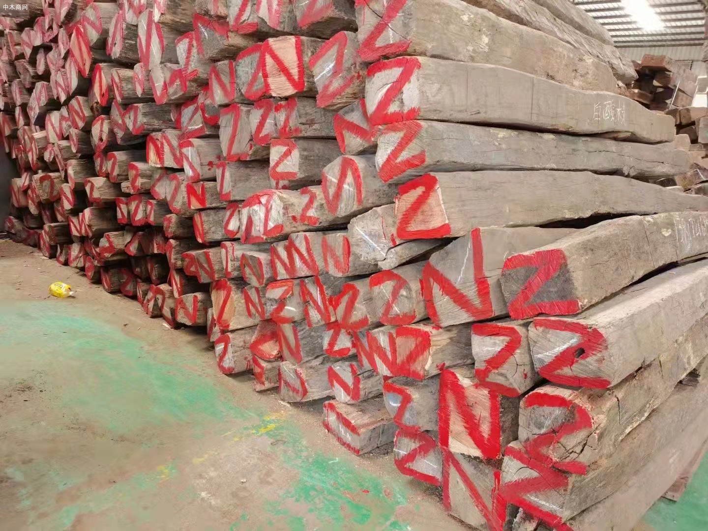 大量收购处理红木料板材