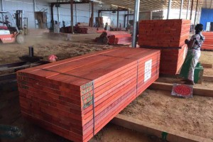 红花梨木板材价格攀升200-300元/立方米