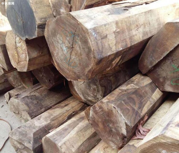 老挝黑酸枝是国标红木吗及老挝黑酸枝属于什么档次的木材供应