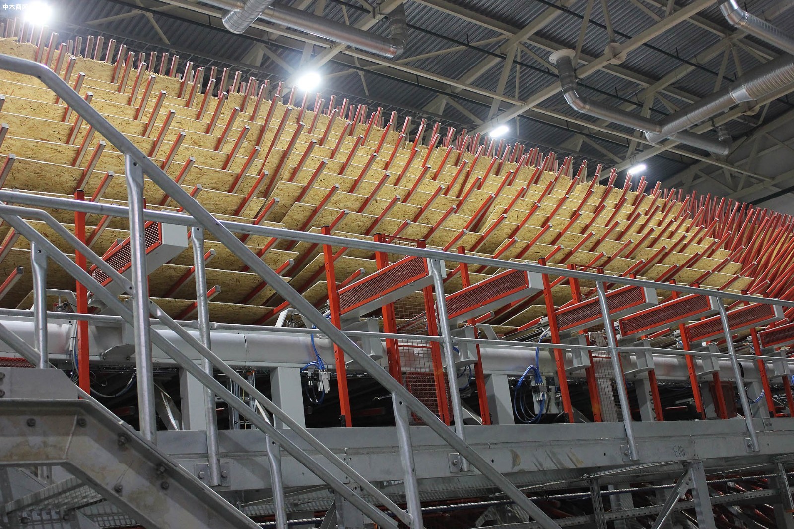 丰林年产50万m3超强刨花板项目实现“首板下线”