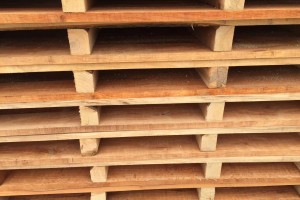 做木托盘用什么木头好及木托盘的优缺点分析?