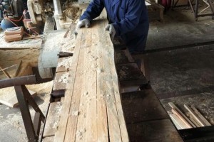 满洲里调研木材加工企业复工复产和疫情防控工作