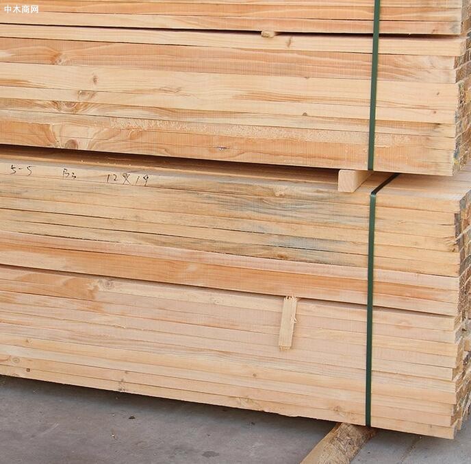 马尾海关在进境货运渠道木板材中截获土壤