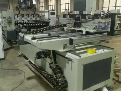 华洲数控带锯机图4