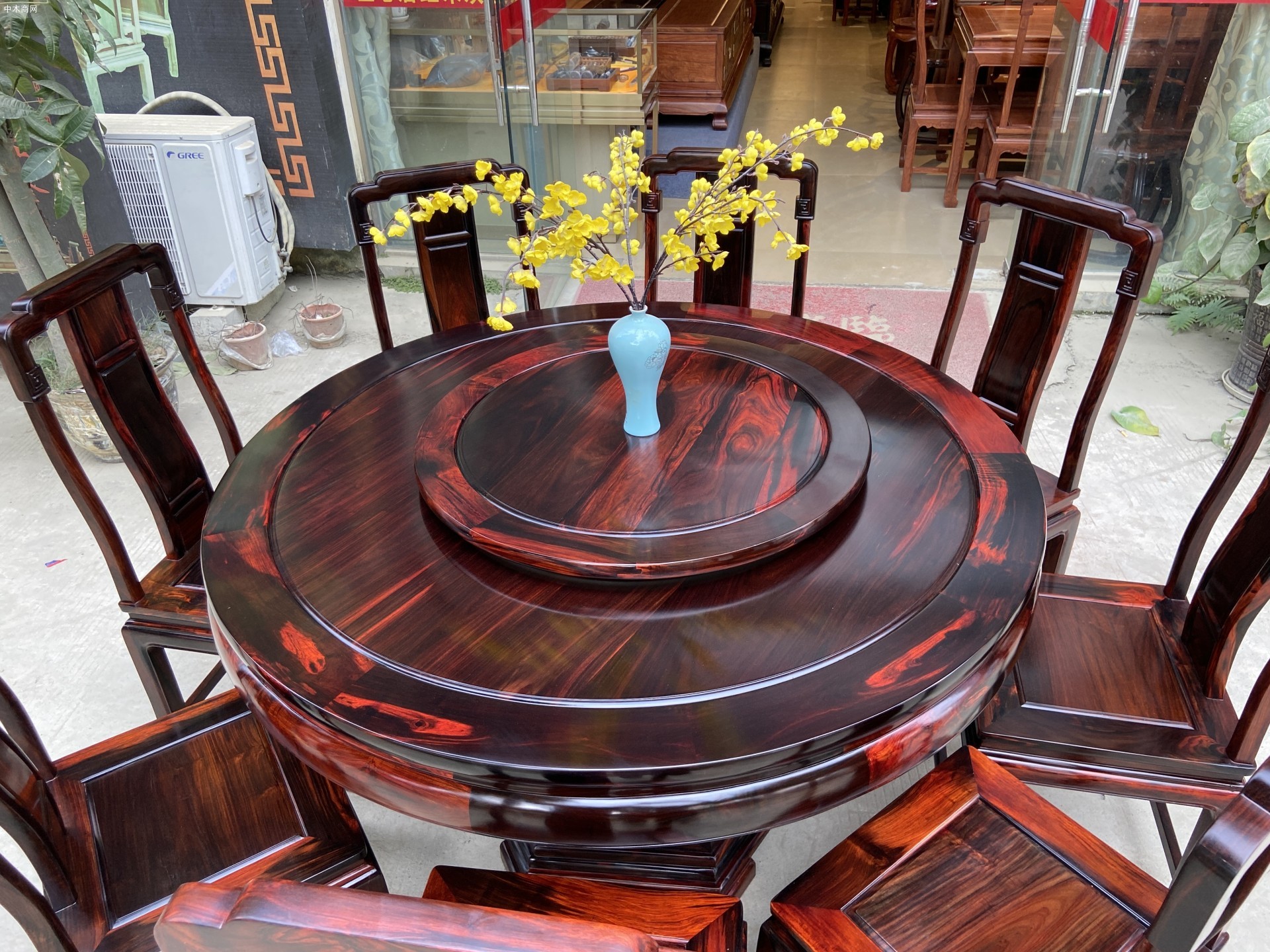 老挝大红酸枝国色天香圆桌寓意阖家团圆,让家更温馨
