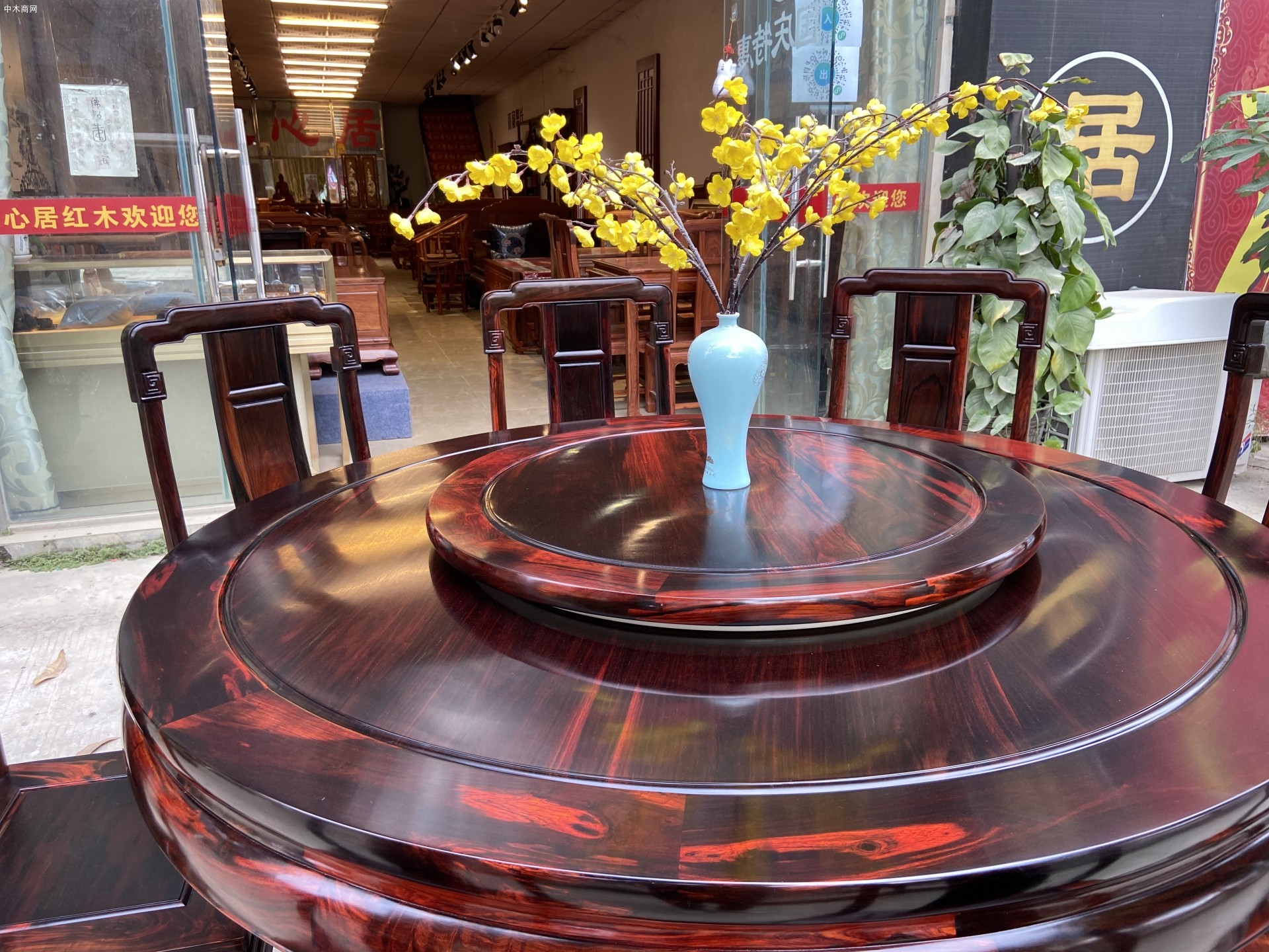 老挝大红酸枝国色天香圆桌寓意阖家团圆,让家更温馨厂家