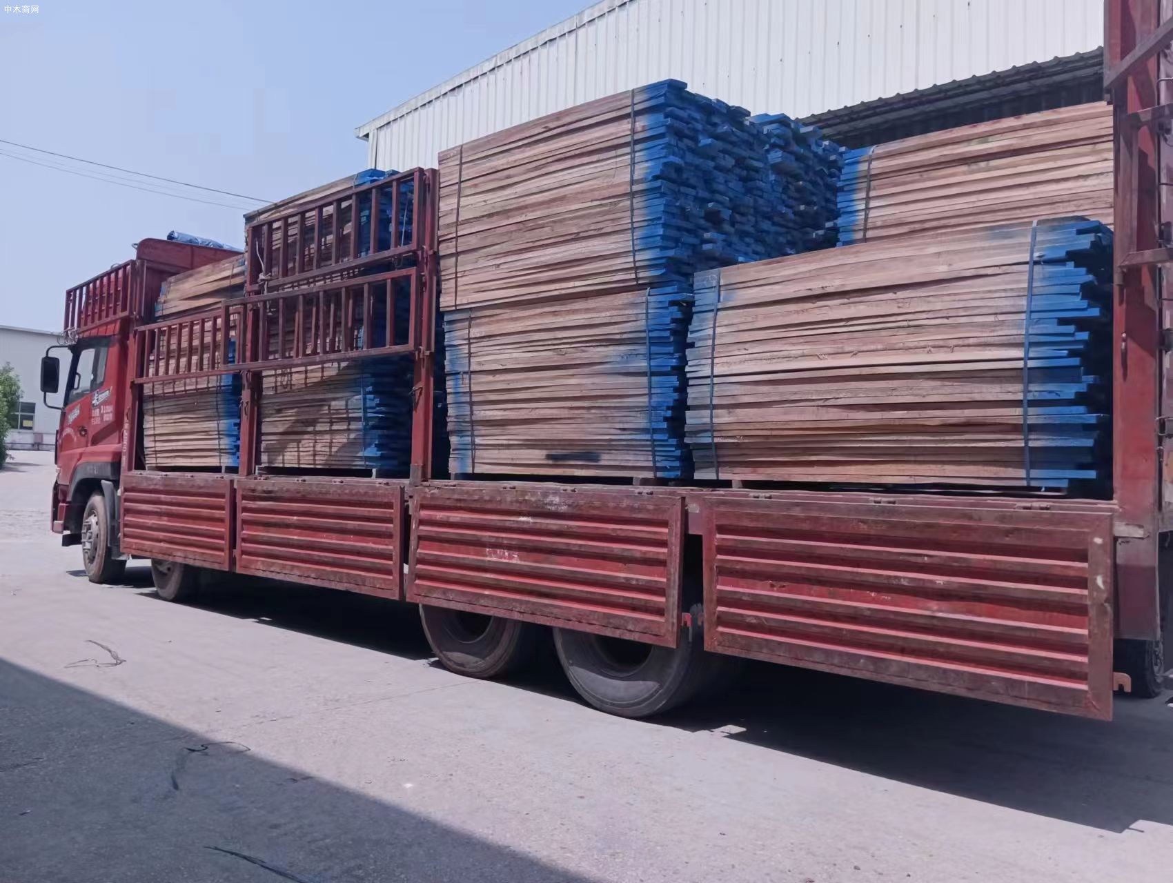 新民洲港已进口木材140多万方