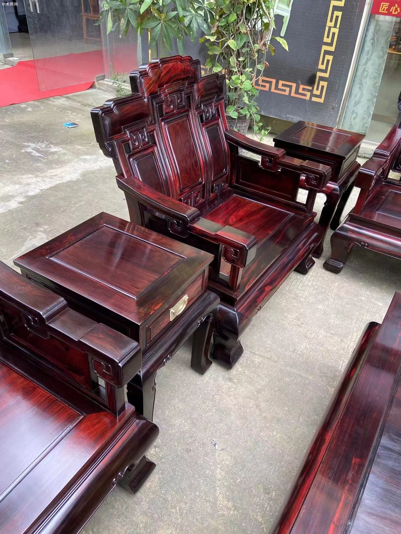 凭祥匠心居红木家具黑料极品老挝大红酸枝步步高沙发高清图片求购