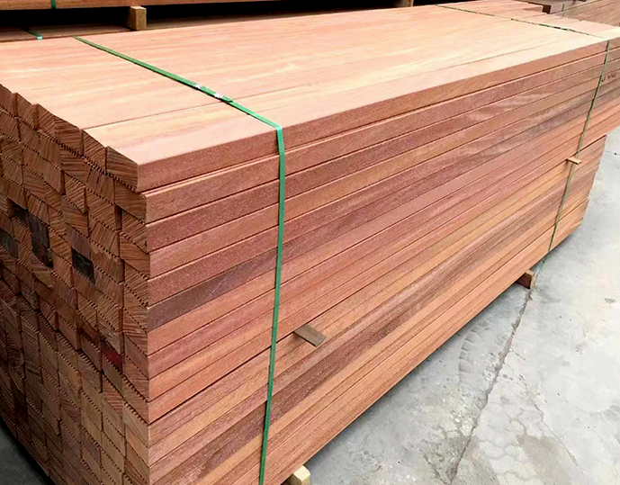 优质红铁木板材批发