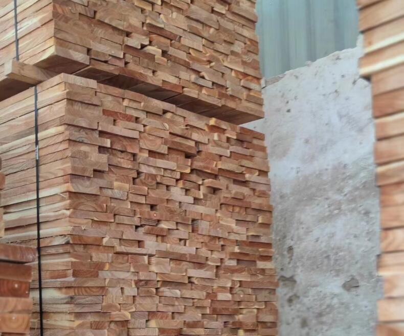 融安县持续优化木材行业税费服务