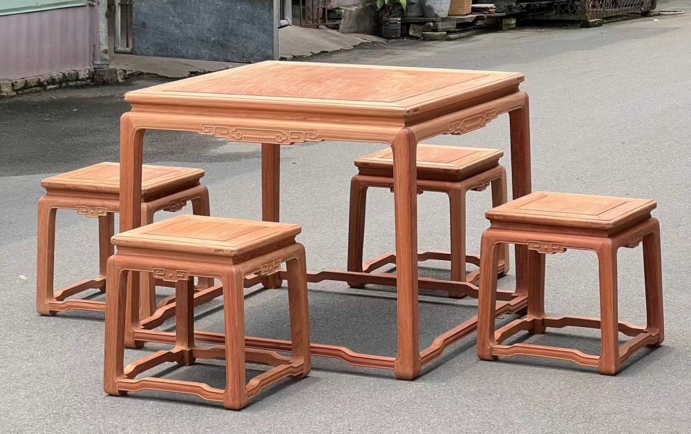 凭祥龙之涵红木家具缅甸花梨四方桌有收藏价值吗求购