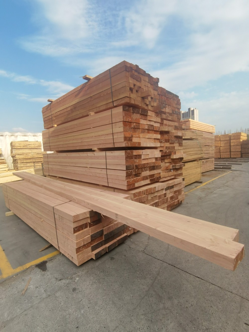 上海米昂木业长期供应工地建筑木方批发