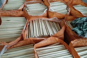 求购：硬杂木园棒每月一万支