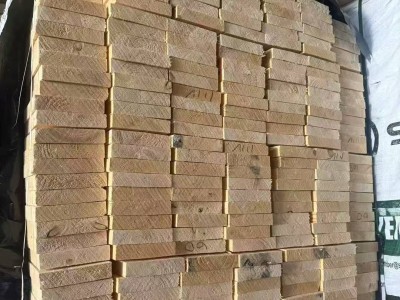 俄罗斯NOVO樟子松烘干板材批发图4