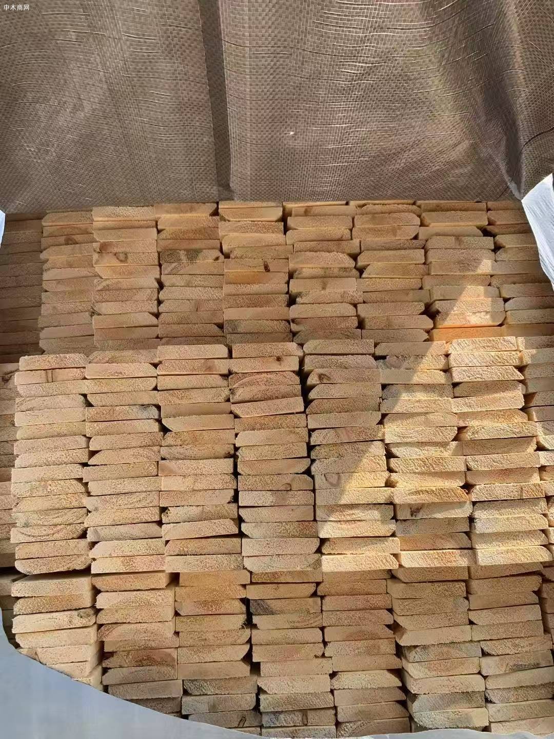 特价处理俄罗斯樟子松烘干板材批发