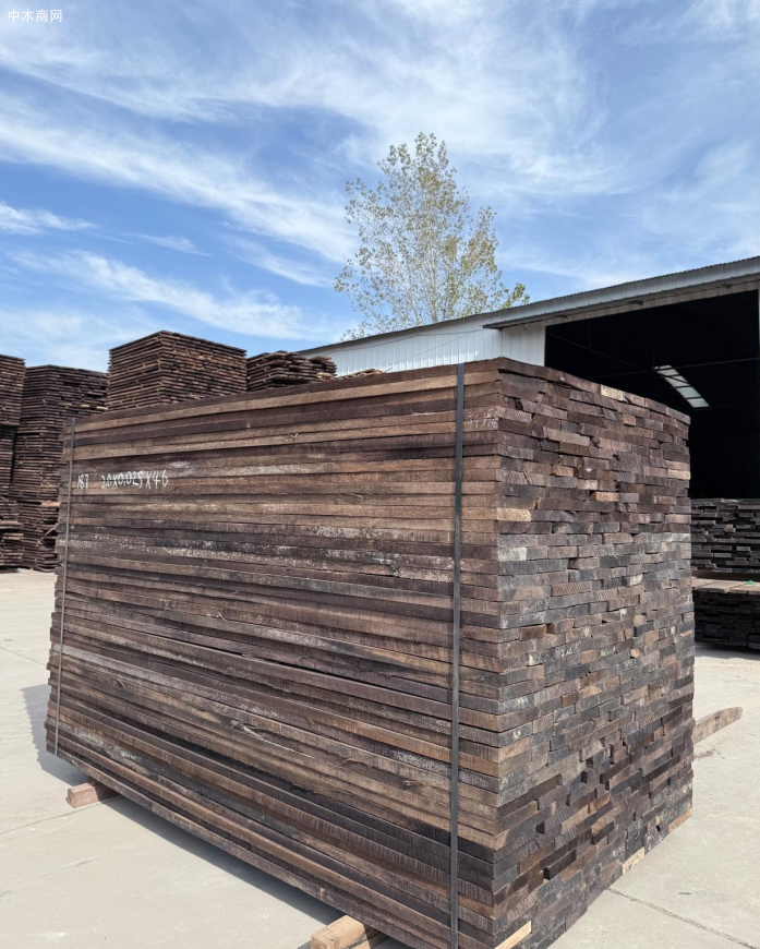 国产黑胡桃实木烘干板材图片及价格表