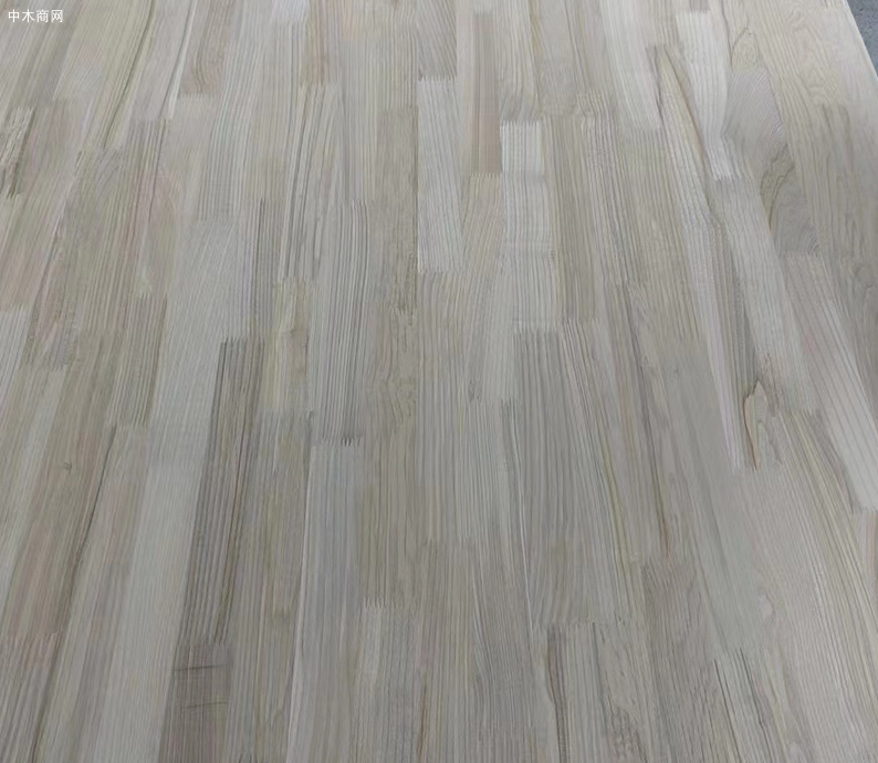 2025年覃塘区人造板产量突破1500万立方米！