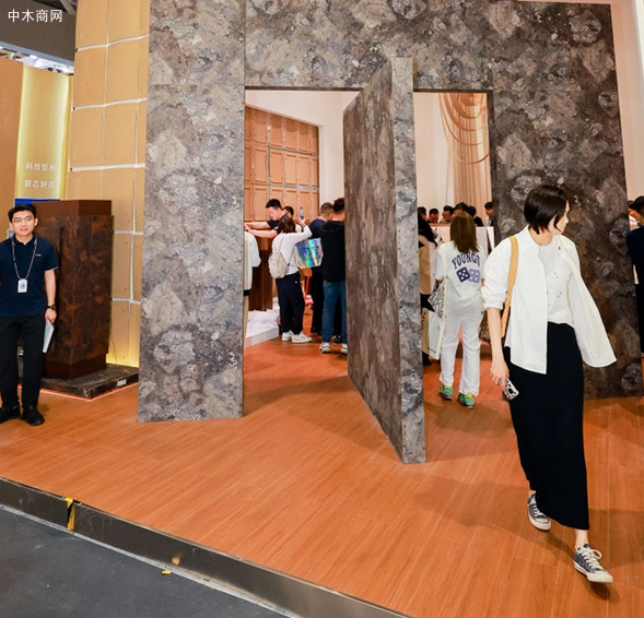 从一块板到一种生活：新港用仿生美学讲述生命的五种表情——3月广州定制家居展必打卡品牌之“新港”