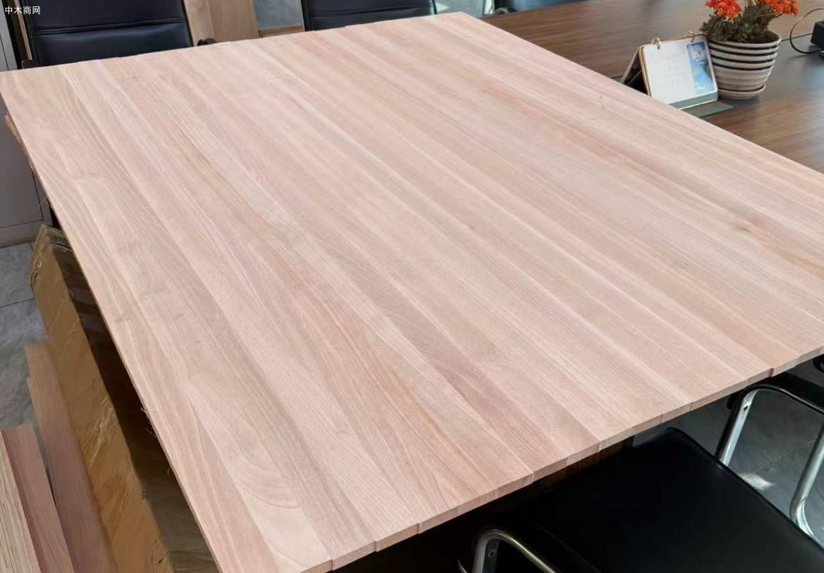 广西年产50万立方米聚能板项目首板顺利下线